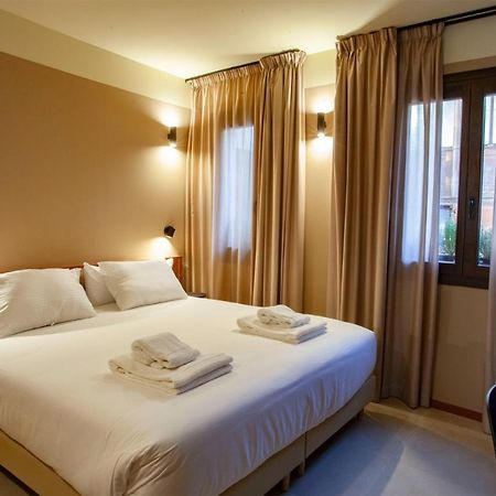 Casa Y Fonda 1888 Hotel Alcala de Henares Ngoại thất bức ảnh